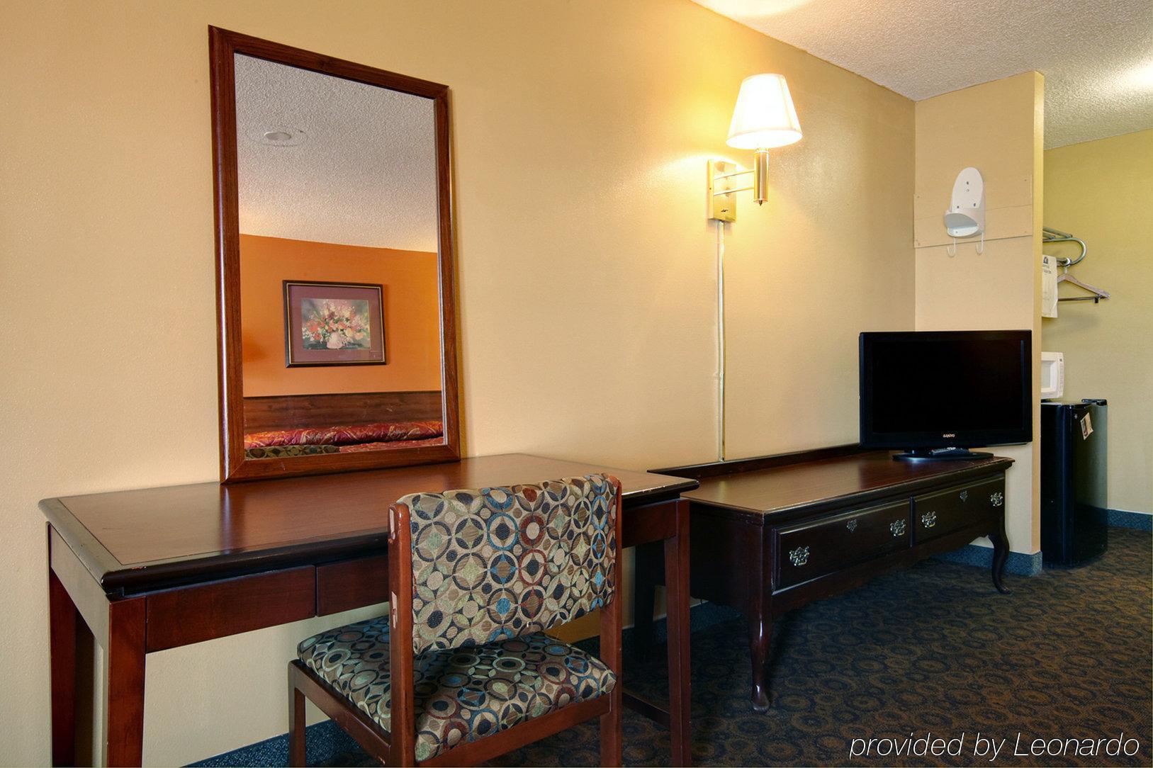 Americas Best Value Inn And Suites Greenwood Room photo